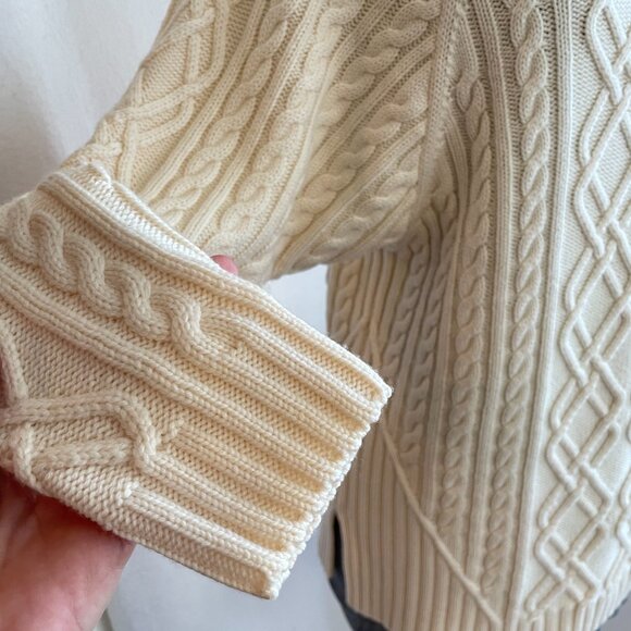 St. John NWOT cream cable knit soft wool sweater - Picture 3 of 9